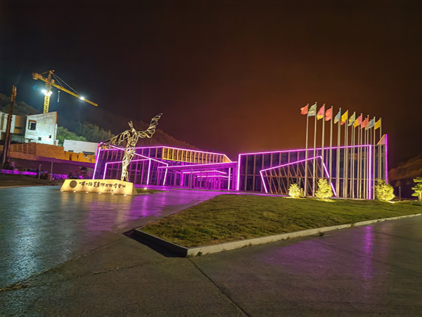 城市亮化是现代城市建设的重要组成部分,它不仅可以美化城市的夜景,还能提升城市的整体形象。随着科技的不断进步,城市亮化也得到了更多的关注和创新。本文将介绍一些关于城市亮化的创意和技术,帮助读者了解城市亮化的重要性以及如何进行加查城市亮化的规划和实施。 城市亮化是现代城市建设的重要组成部分,它不仅可以美化城市的夜景,还能提升城市的整体形象。随着科技的不断进步,城市亮化也得到了更多的关注和创新。本文将介绍一些关于城市亮化的创意和技术,帮助读者了解加查城市亮化的重要性以及如何进行加查城市亮化的规划和实施。