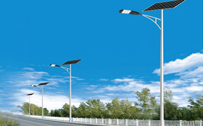 农村道路装加查太阳能路灯选多大瓦数实测